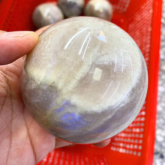moonstone sphere，75 dollars per kilogram.