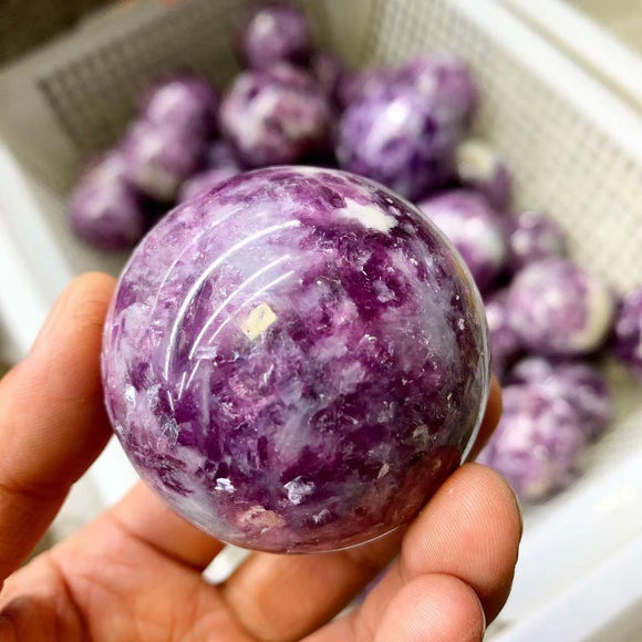 Purple mica sphere，75 dollars per kilogram.