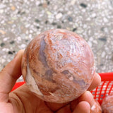 Pink agate sphere，80 dollars per kilogram.